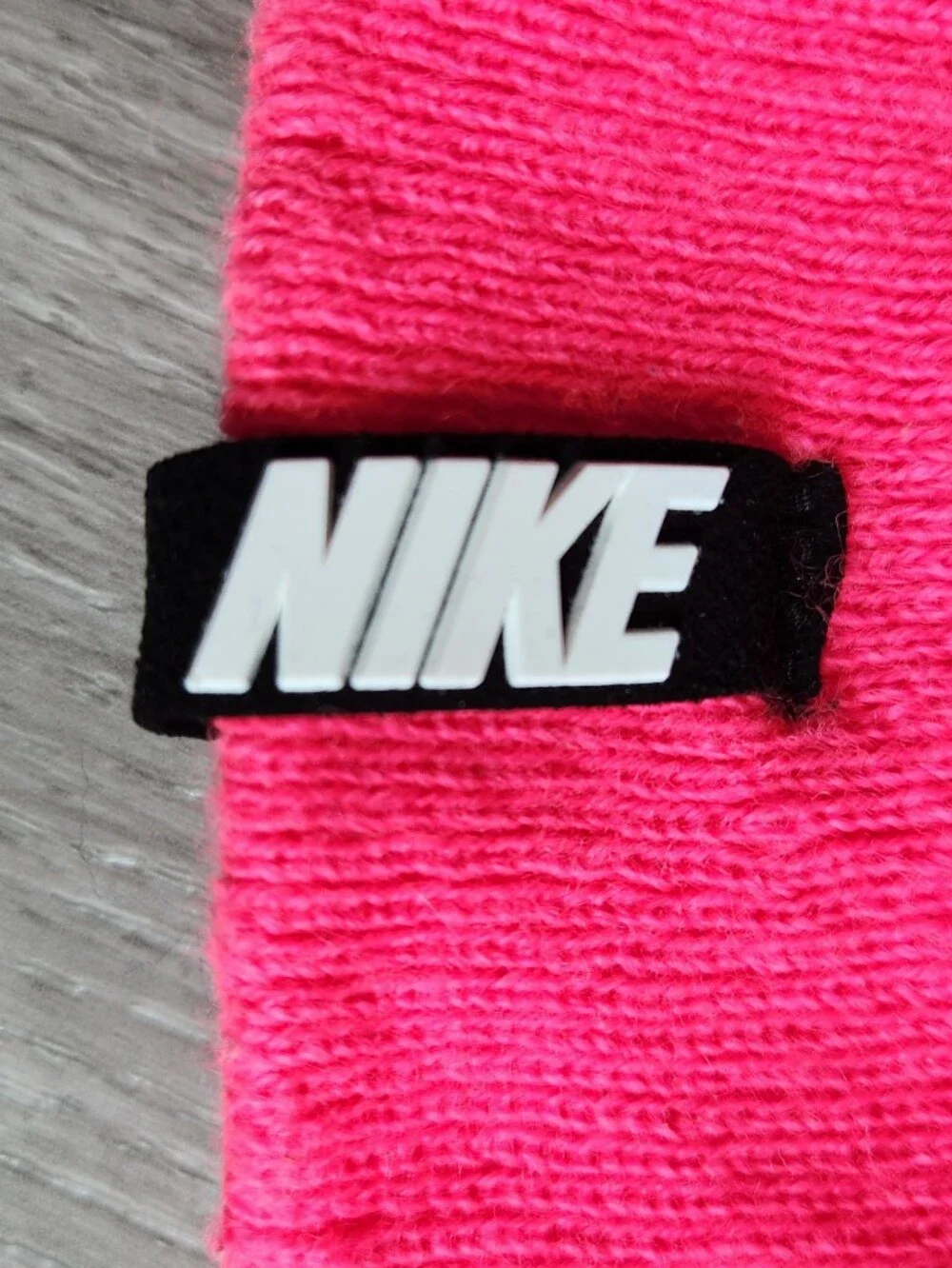 NiKE Youth Winter Hat Pink/black/white